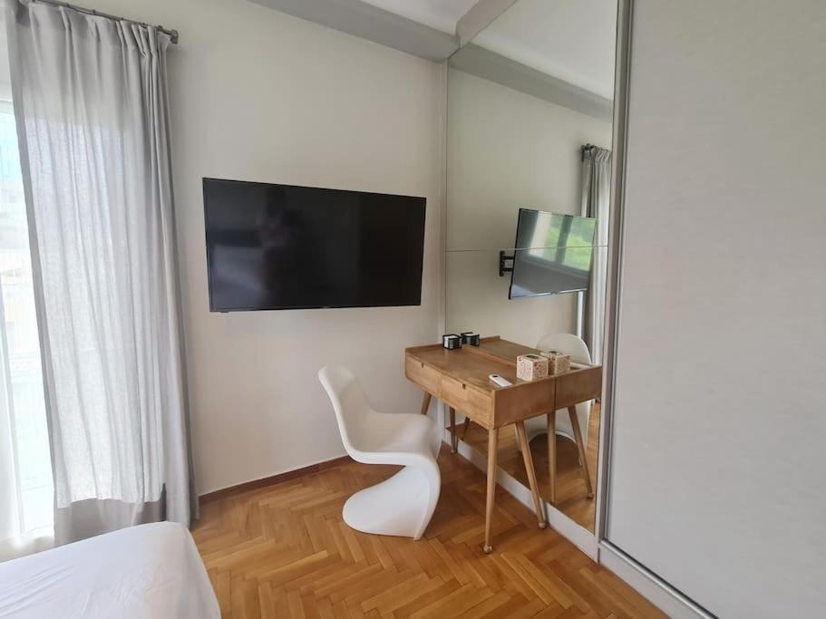 Simple & Noble Apartment
